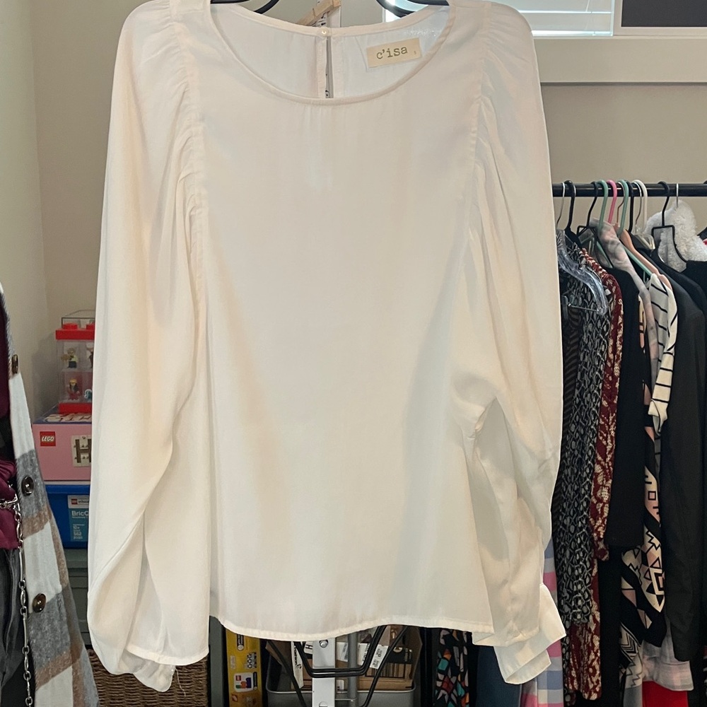 Elegant White Women's Top - Picture 3 of 11